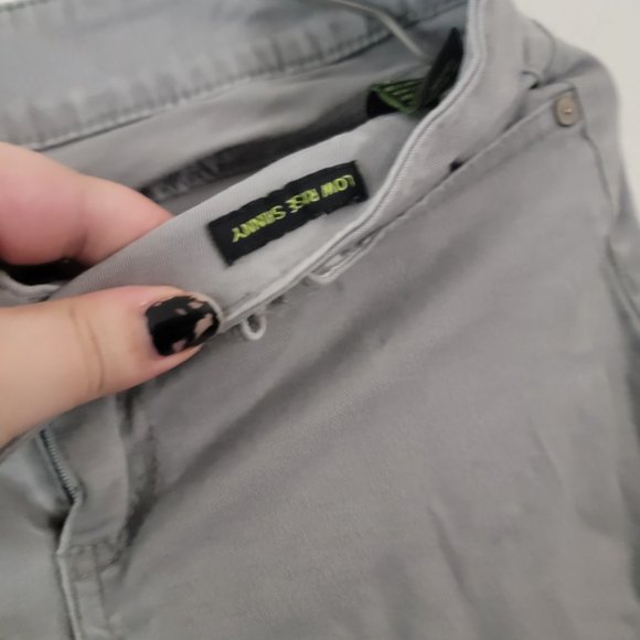 Rue21 Gray Rip Knee Low Rise Skinny Freedom Flex Jeans/Pants - Picture 5 of 5